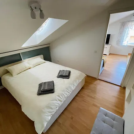 Penthouse Self Check-in 24-7 Appartement